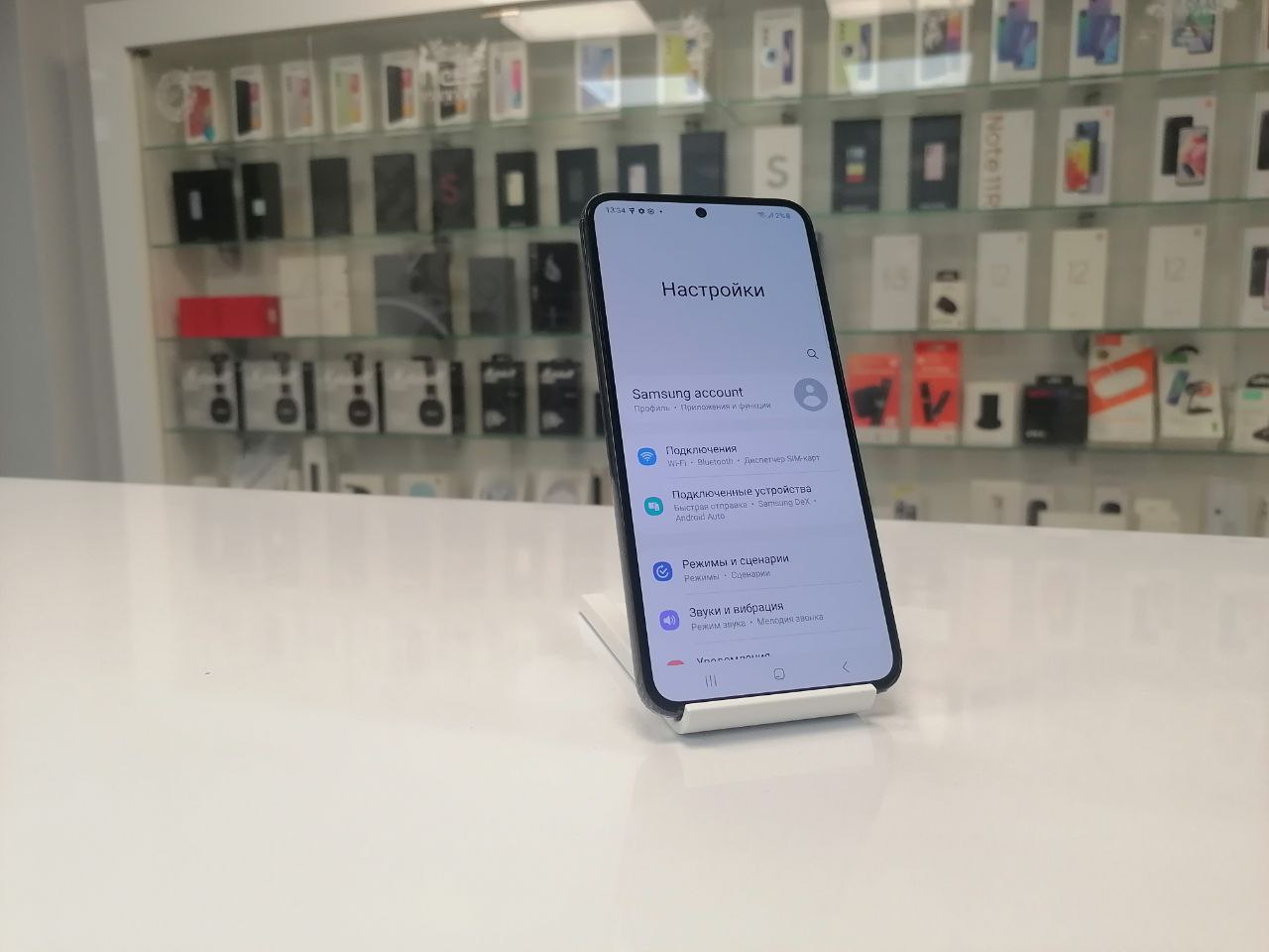 Samsung S23 8/256Gb Black (иногда мерцает экран) БУ Samsung S23 8/256Gb Black (иногда мерцает экран) БУ