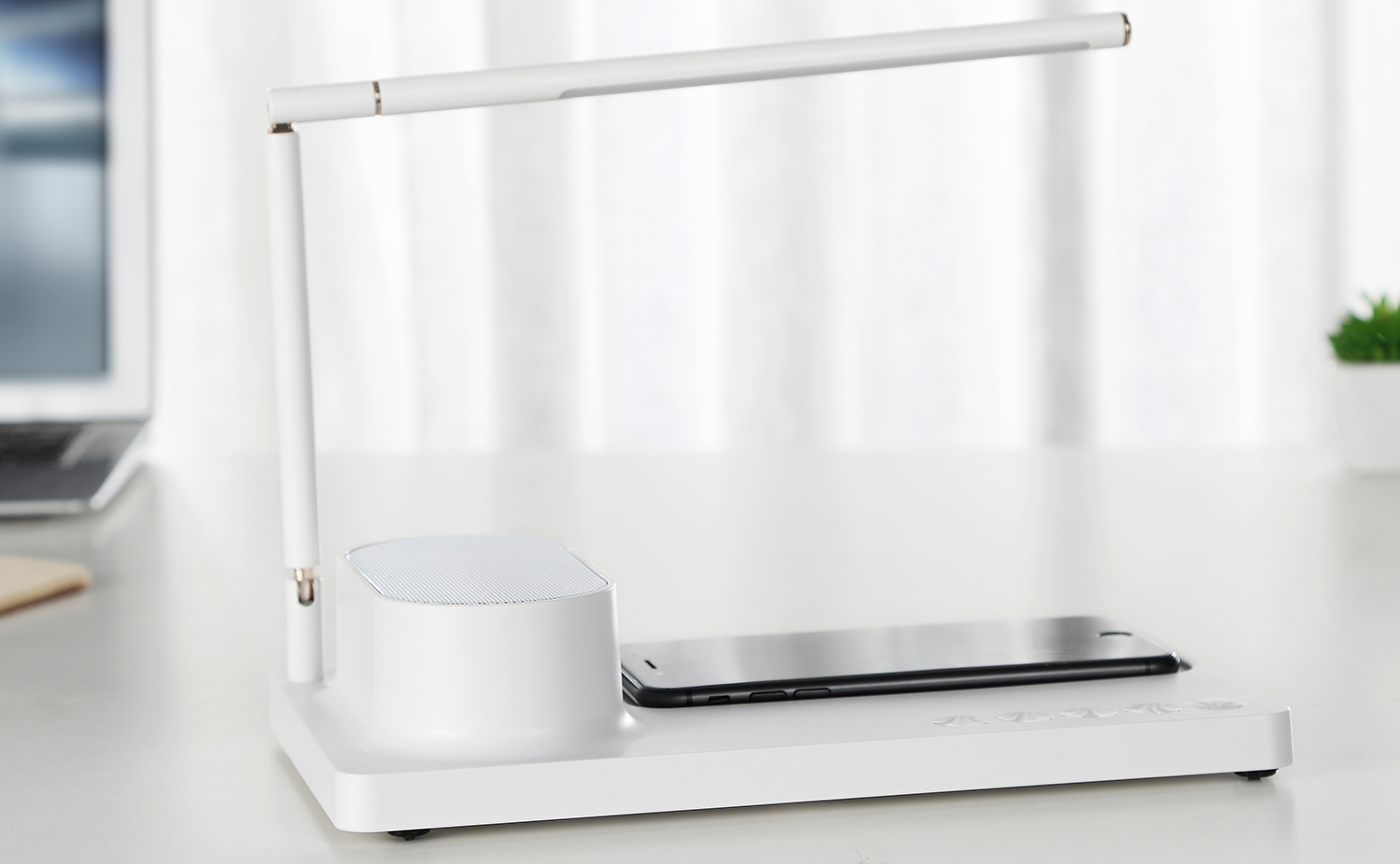 Светильник HomeTree Jane (AN-C1803-CW) с беспроводной зарядкой и Bluetooth-динамиком (White)