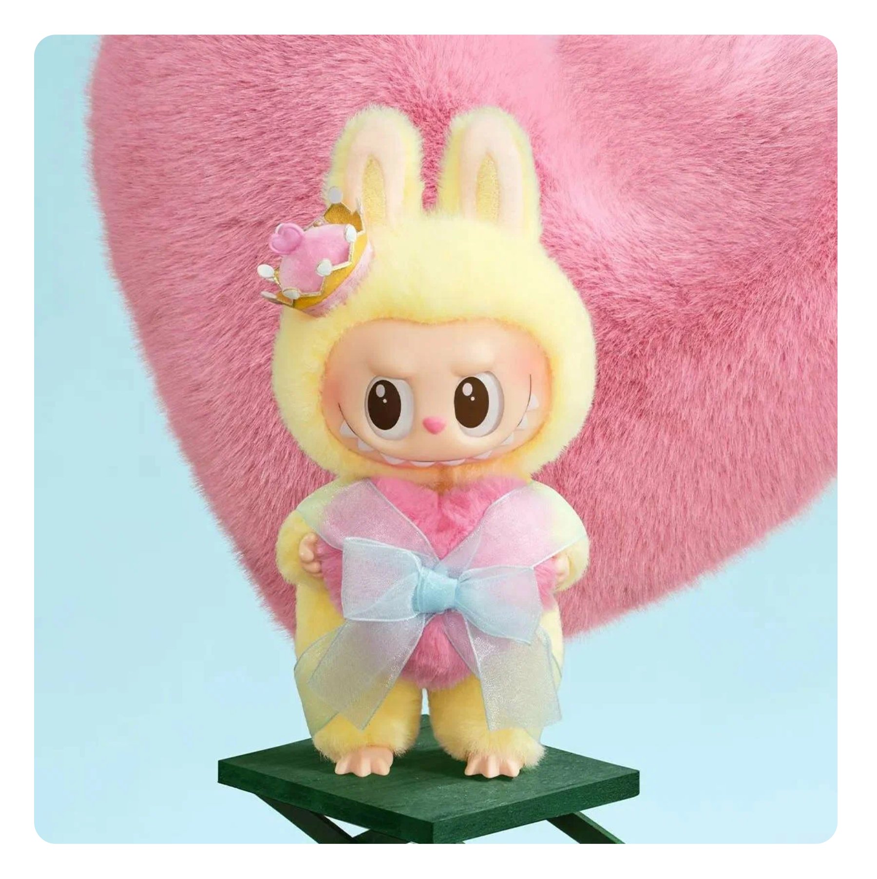 Коллекционная фигурка: брелок Labubu Let’s Checkmate