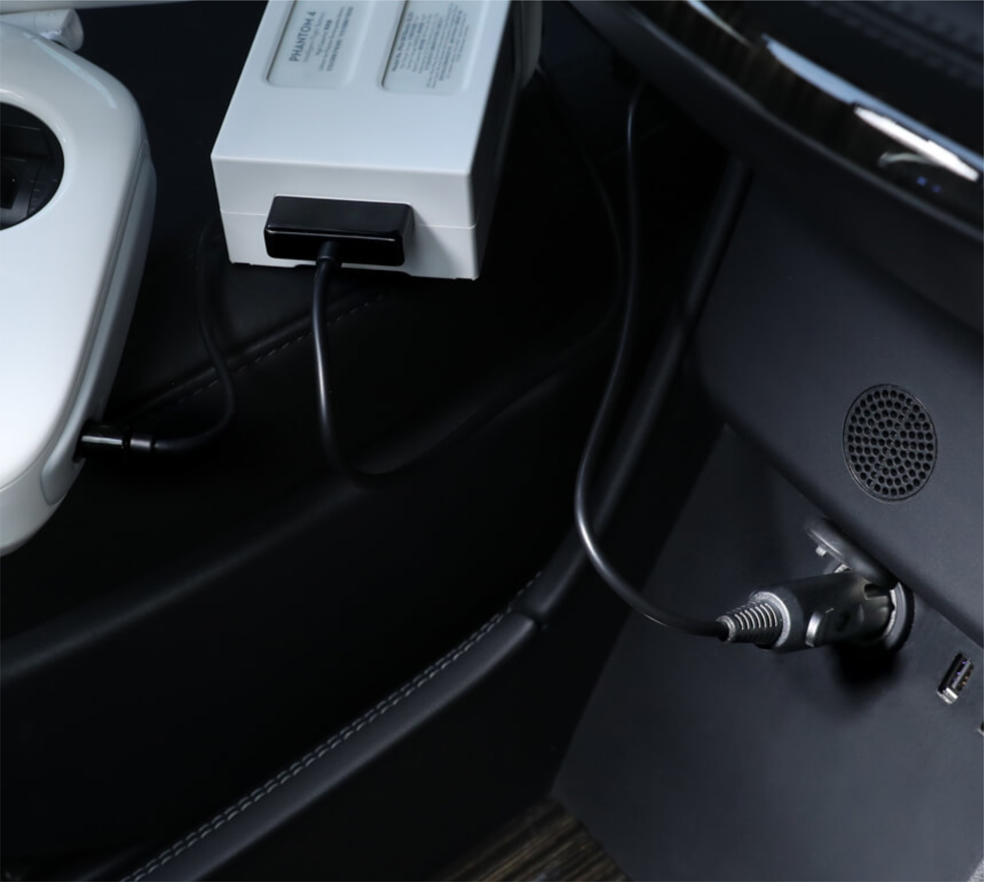 Aвтомобильное зарядное устройство для квадрокоптера Phantom